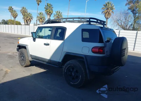 2008 Toyota Fj Cruiser z USA, uszkodzony, nr VIN JTEBU11F58K039376
